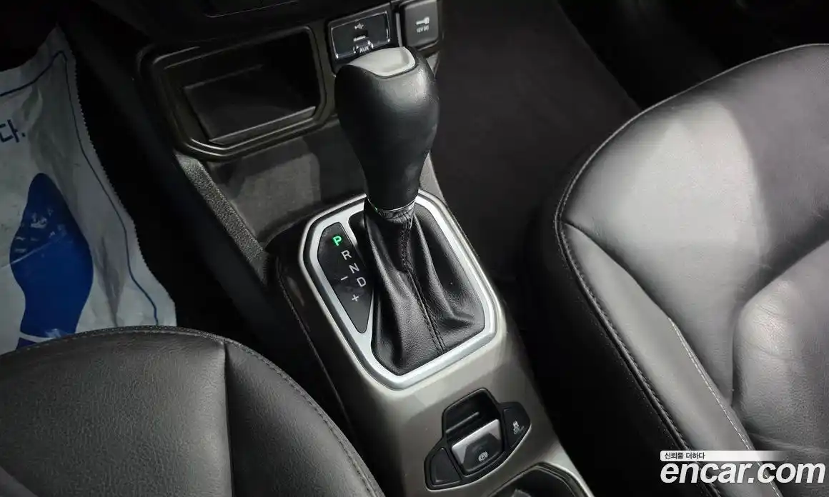 Jeep Renegade 2019 2.4 гидро в Москве № 1424360, фото 12