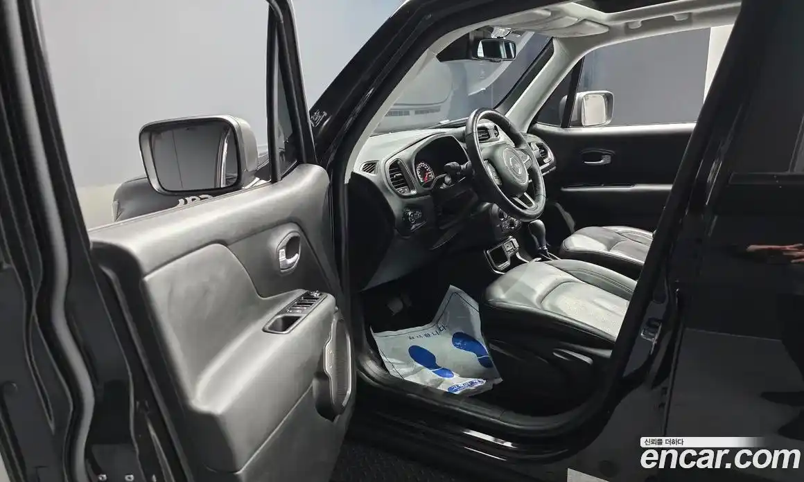 Jeep Renegade 2019 2.4 гидро в Москве № 1424360, фото 13