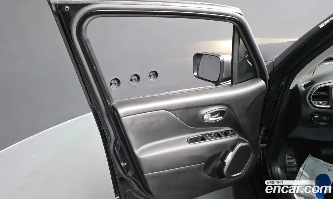 Jeep Renegade 2019 2.4 гидро в Москве № 1424360, фото 14