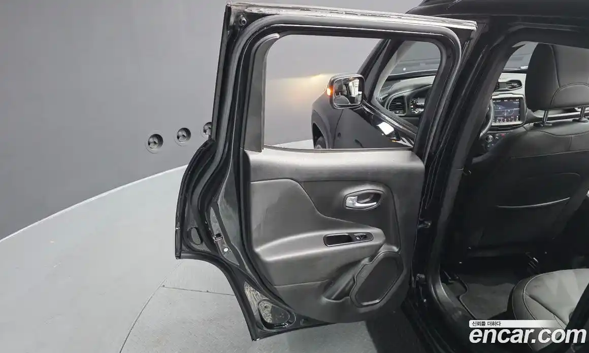 Jeep Renegade 2019 2.4 гидро в Москве № 1424360, фото 15