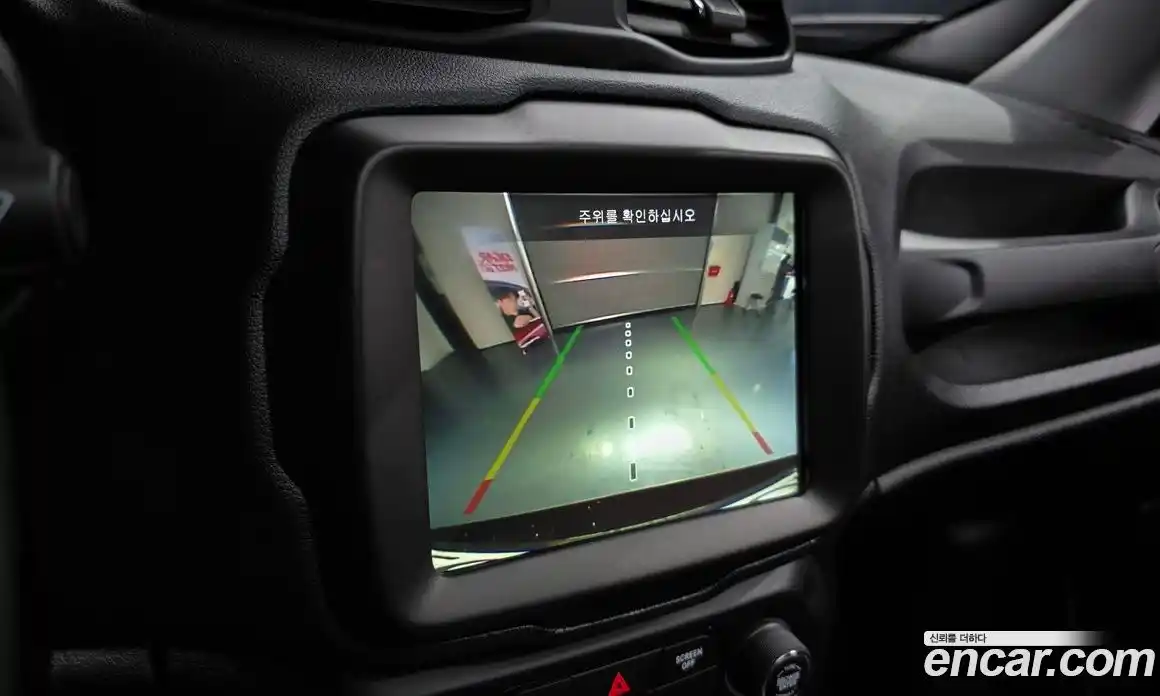 Jeep Renegade 2019 2.4 гидро в Москве № 1424360, фото 21