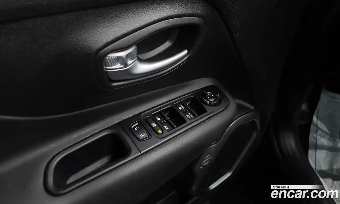 Jeep Renegade 2019 2.4 гидро в Москве № 1424360, фото 34