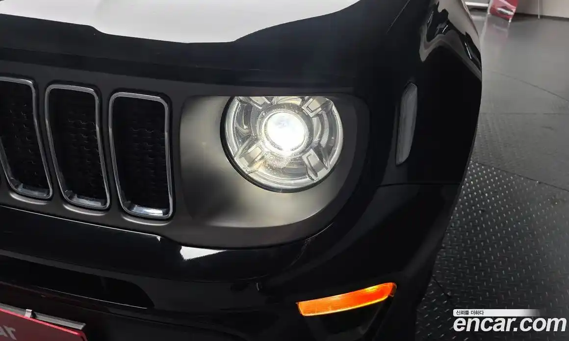 Jeep Renegade 2019 2.4 гидро в Москве № 1424360, фото 8