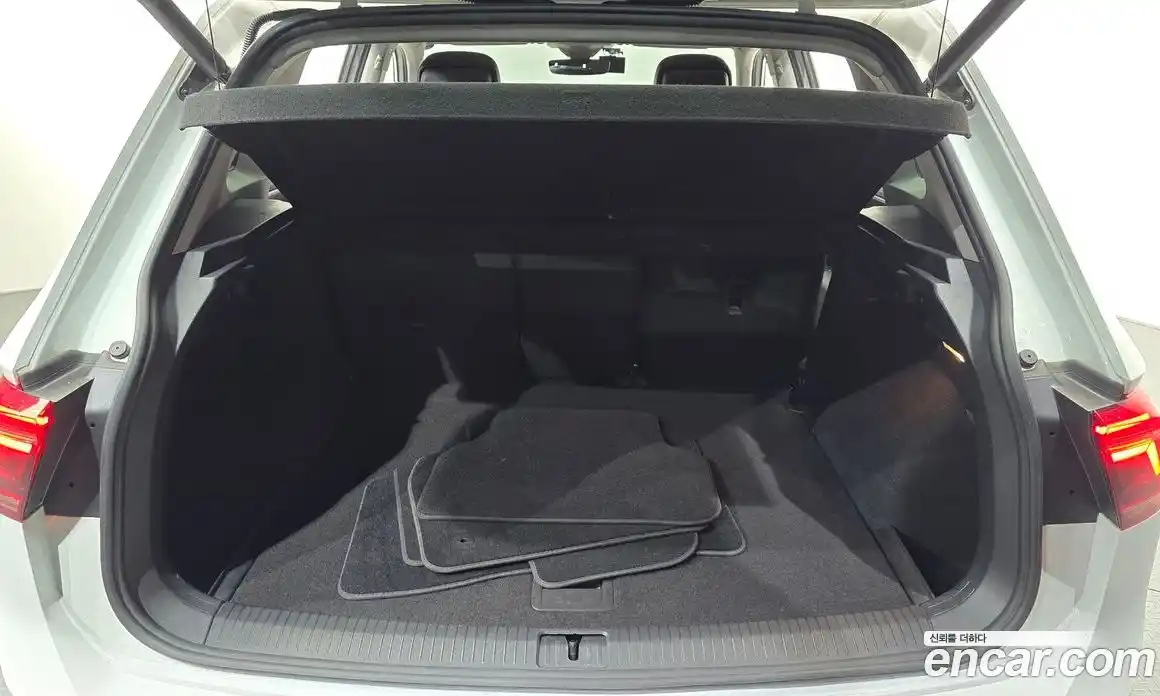 Volkswagen Tiguan 2021 2.0 гидро в Москве № 1549136, фото 26