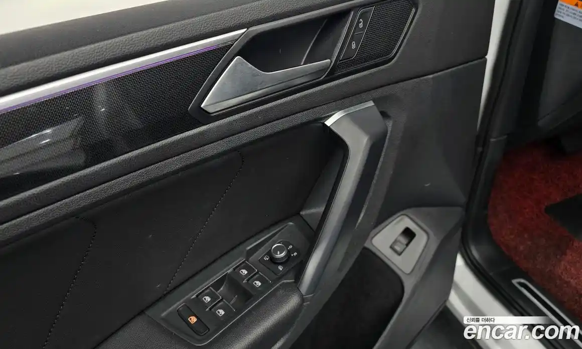 Volkswagen Tiguan 2021 2.0 гидро в Москве № 1549136, фото 32