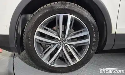 Volkswagen Tiguan 2021 2.0 гидро в Москве № 1549136, миниатюра 5