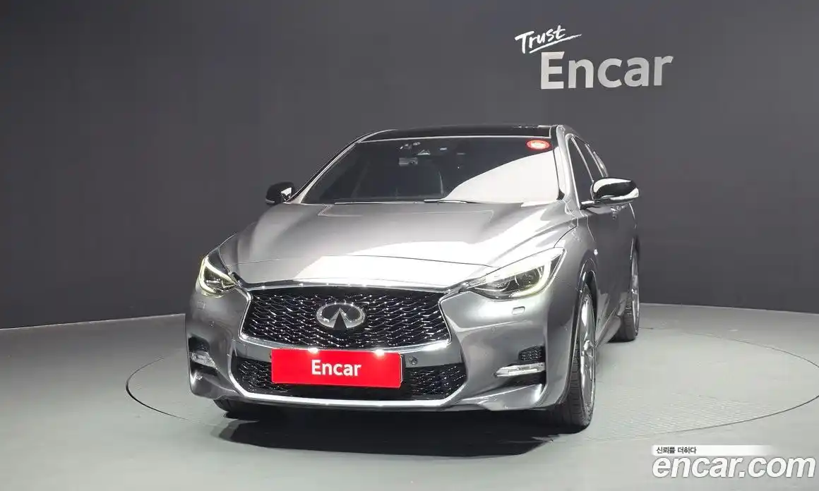 Infiniti Q30 2019 2.0 гидро в Москве № 1551023, фото 3