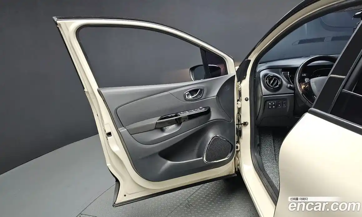 Renault QM3 2016 1.5 гидро в Москве № 1615441, фото 14