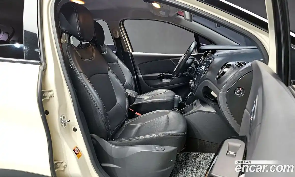 Renault QM3 2016 1.5 гидро в Москве № 1615441, фото 16