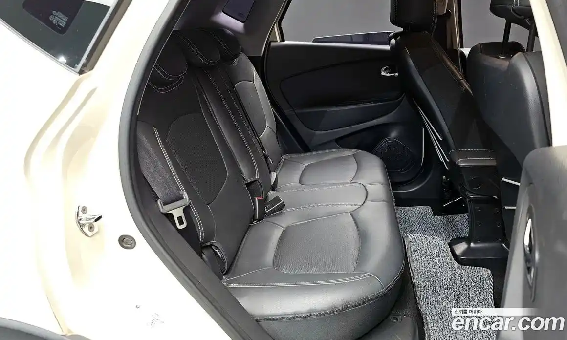 Renault QM3 2016 1.5 гидро в Москве № 1615441, фото 17
