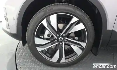 Volvo XC40 2026 2.0 гидро в Москве № 1618458, миниатюра 5
