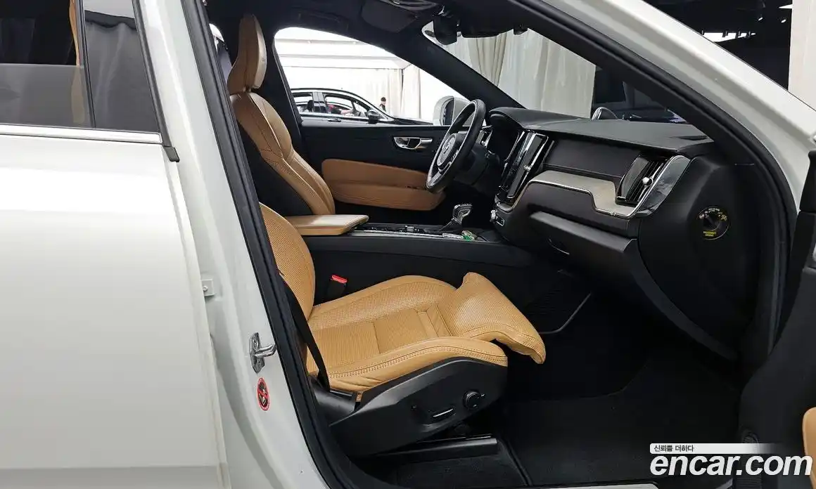 Volvo XC60 2020 2.0 гидро в Москве № 1618612, фото 17
