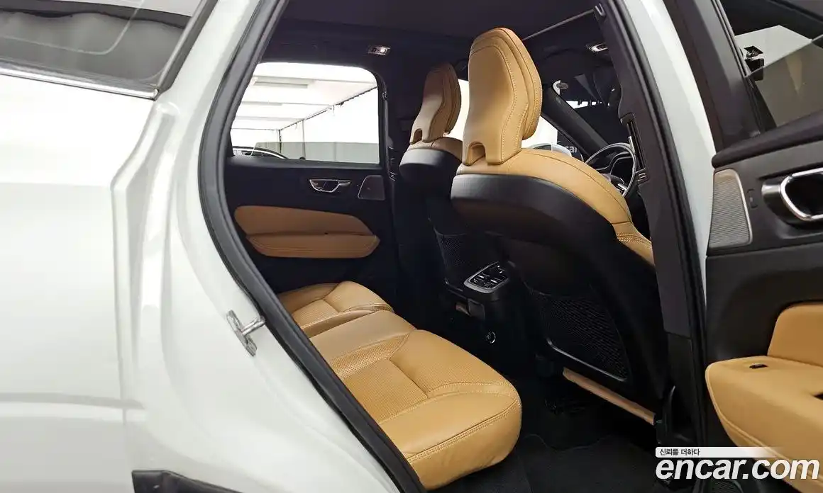 Volvo XC60 2020 2.0 гидро в Москве № 1618612, фото 18