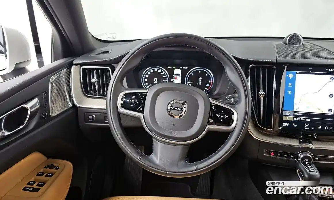 Volvo XC60 2020 2.0 гидро в Москве № 1618612, фото 35
