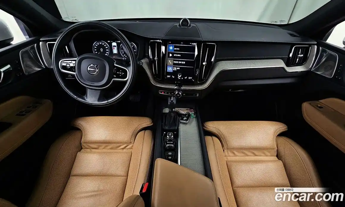 Volvo XC60 2020 2.0 гидро в Москве № 1618612, фото 10