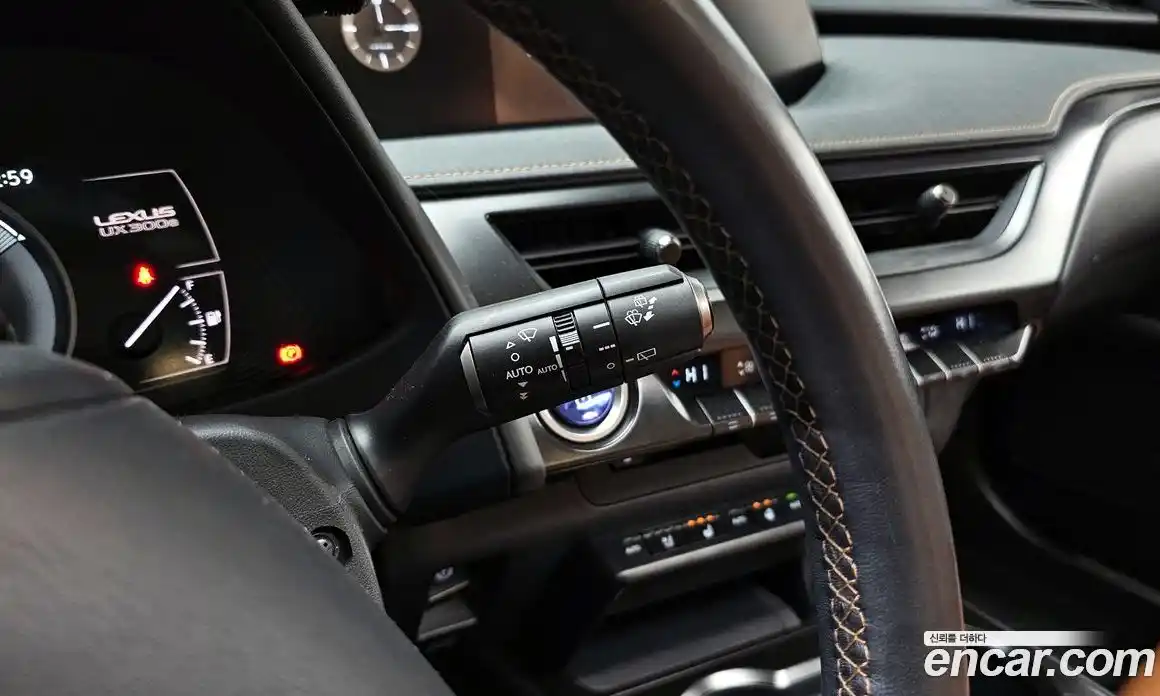 Lexus UX 2022 0.2 гидро в Москве № 1622776, фото 27