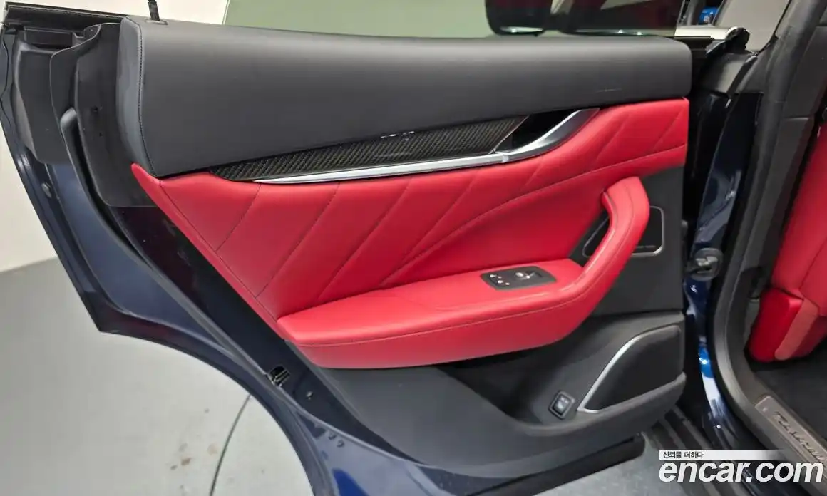 Maserati Levante 2020 3.0 гидро, фото 14