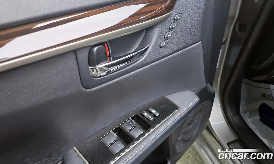 Lexus ES 2018 2.5 гидро в Москве № 168199, фото 13