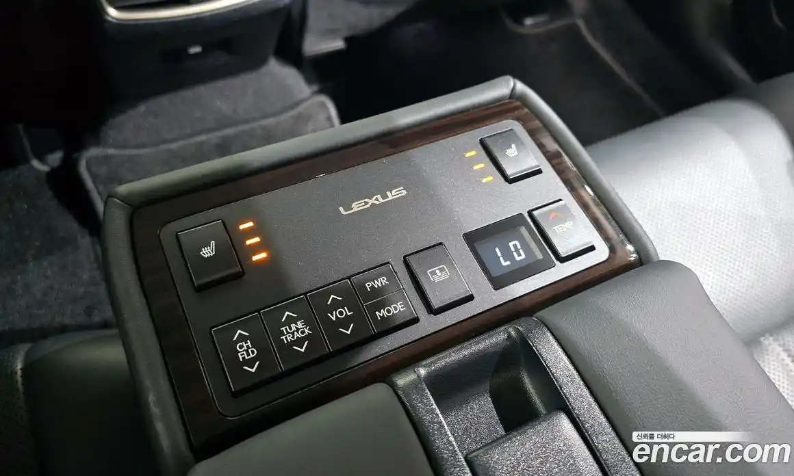 Lexus ES 2018 2.5 гидро в Москве № 168199, фото 18
