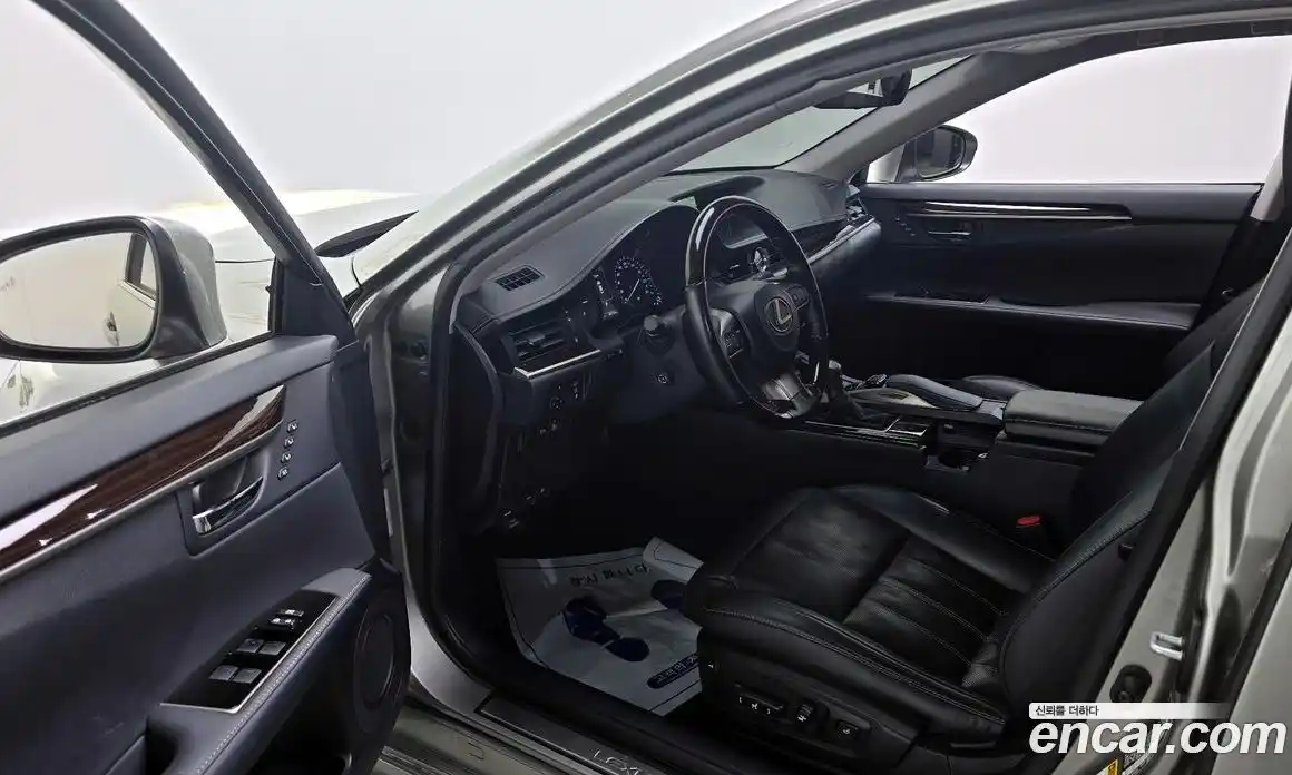 Lexus ES 2018 2.5 гидро в Москве № 168199, фото 10