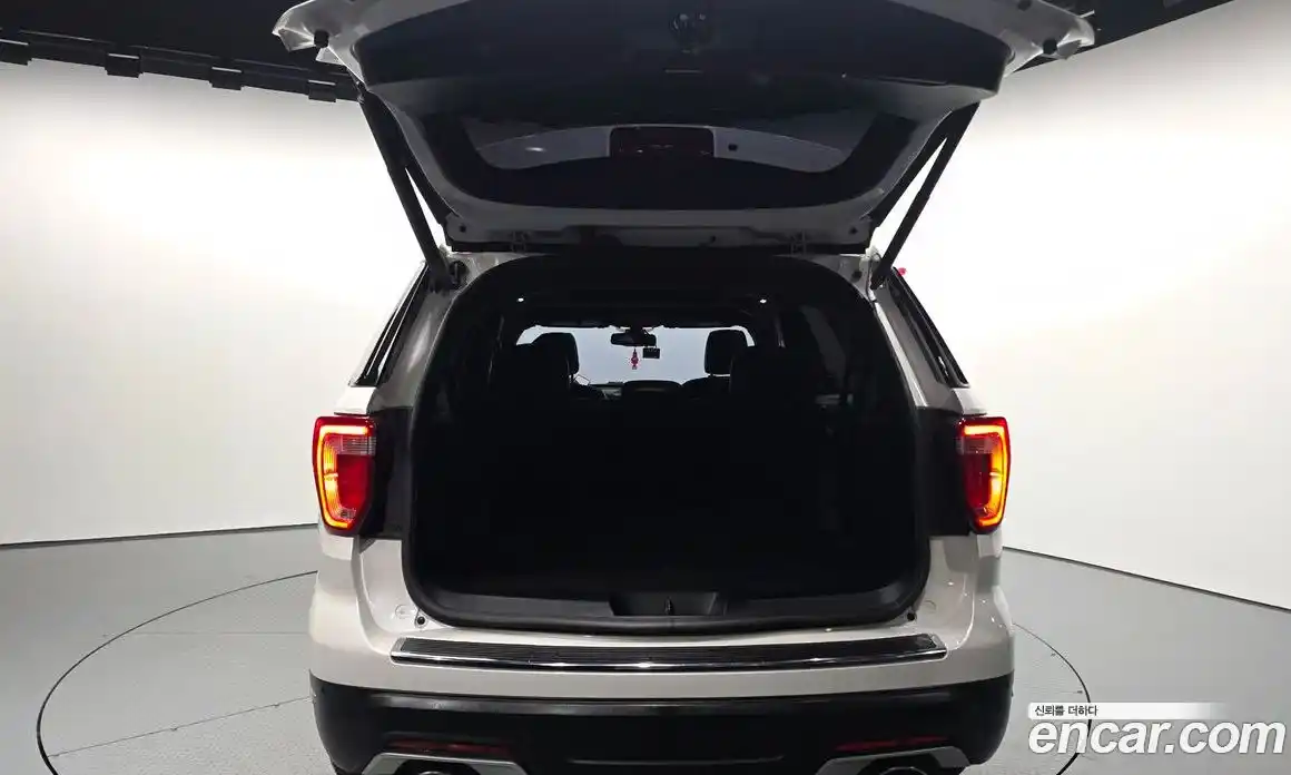 Ford Explorer 2019 3.5 гидро в Москве № 1696943, фото 26