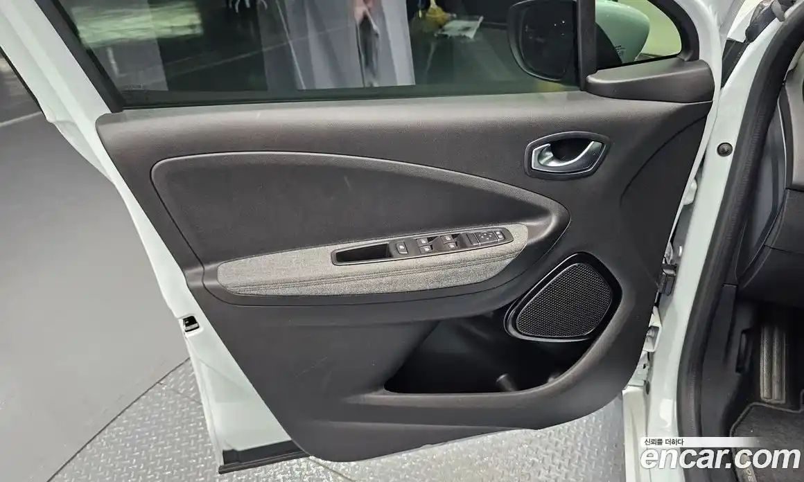 Renault Zoe 2021 0.2 гидро в Москве № 1760977, фото 15