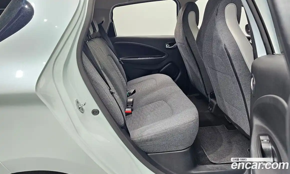 Renault Zoe 2021 0.2 гидро в Москве № 1760977, фото 17