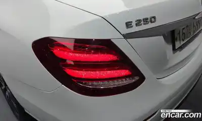 Mercedes-Benz E-Class 2020 2.0 гидро в Москве № 1762392, миниатюра 9