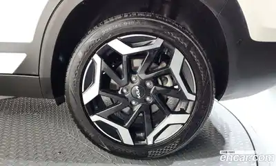 Kia Seltos 2023 1.6 гидро в Москве № 1832097, миниатюра 7