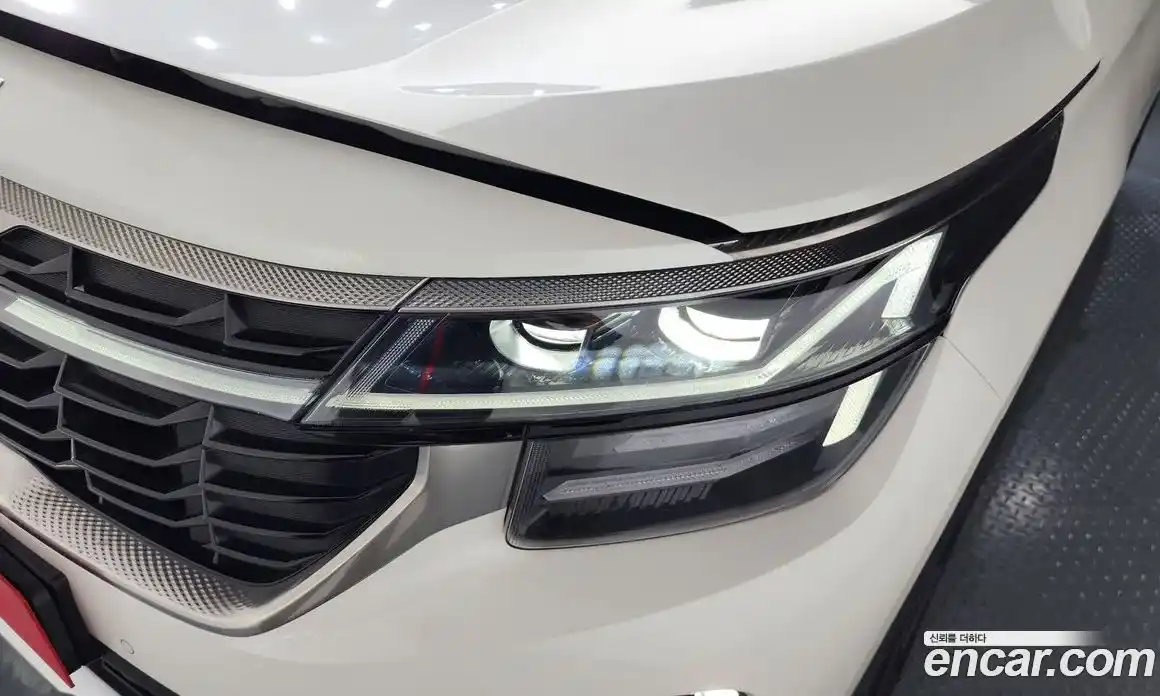 Kia Seltos 2023 1.6 гидро в Москве № 1832097, фото 8