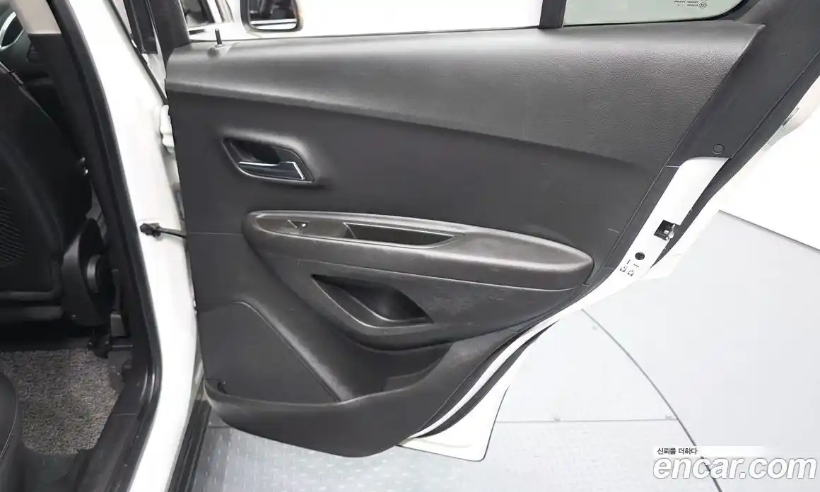 Chevrolet Trax 2015 1.4 гидро в Москве № 1833938, фото 15