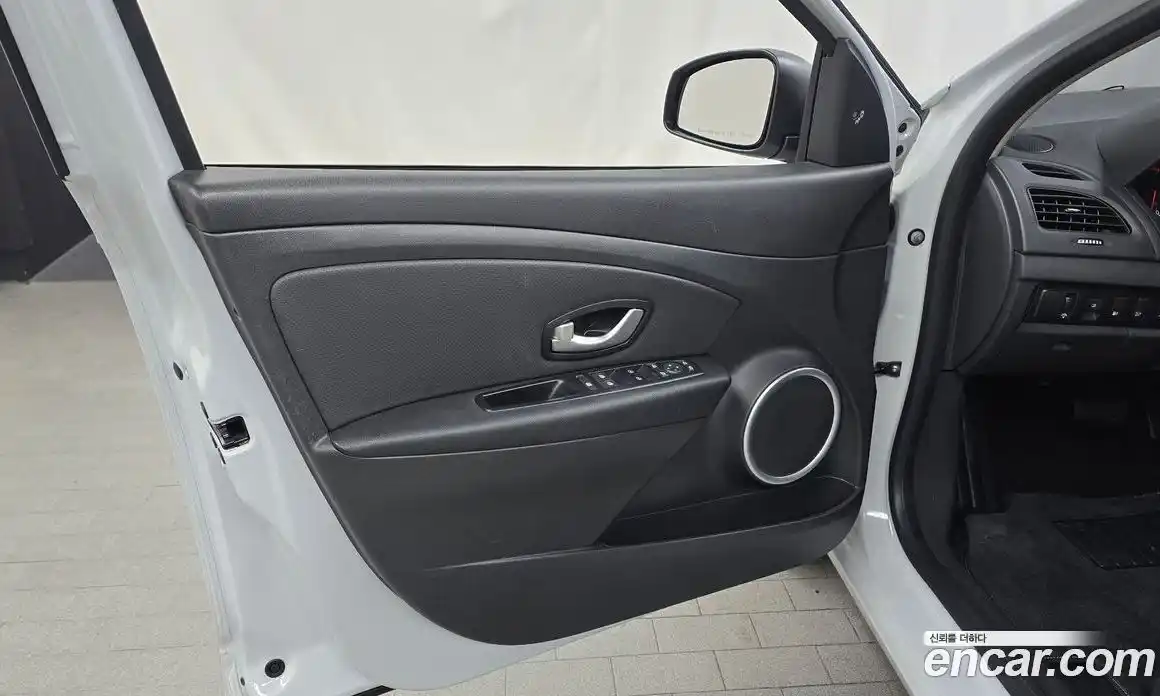 Renault SM3 2019 1.6 гидро в Москве № 1834658, фото 14