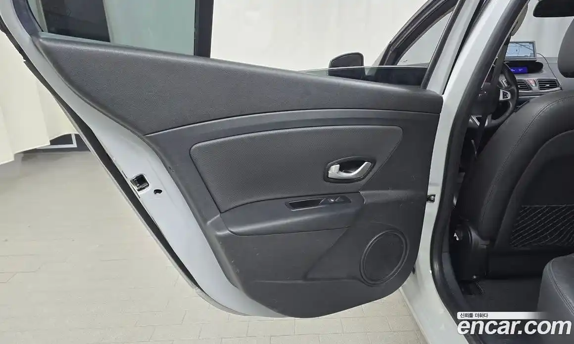 Renault SM3 2019 1.6 гидро в Москве № 1834658, фото 15