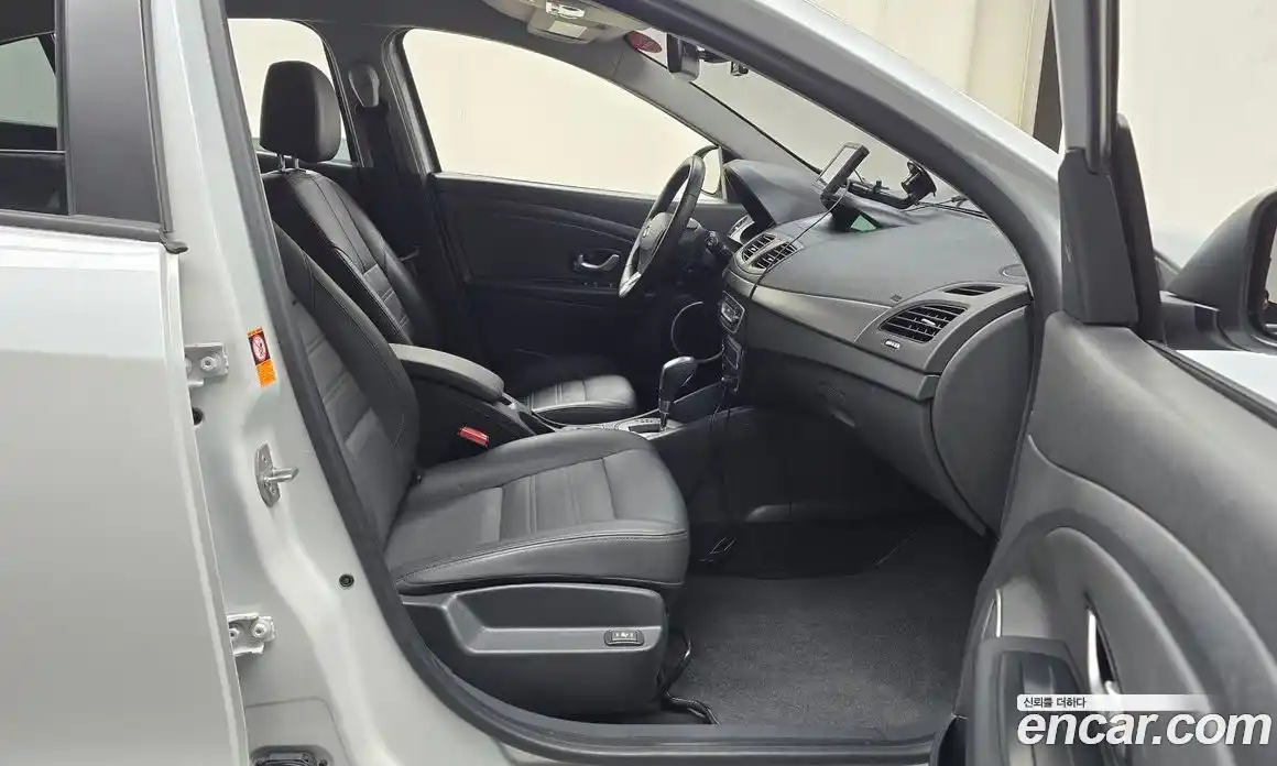 Renault SM3 2019 1.6 гидро в Москве № 1834658, фото 17