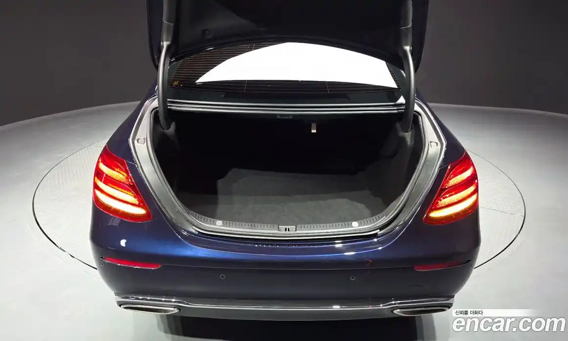 Mercedes-Benz E-Class 2018 2.0 гидро в Москве № 1836160, фото 23
