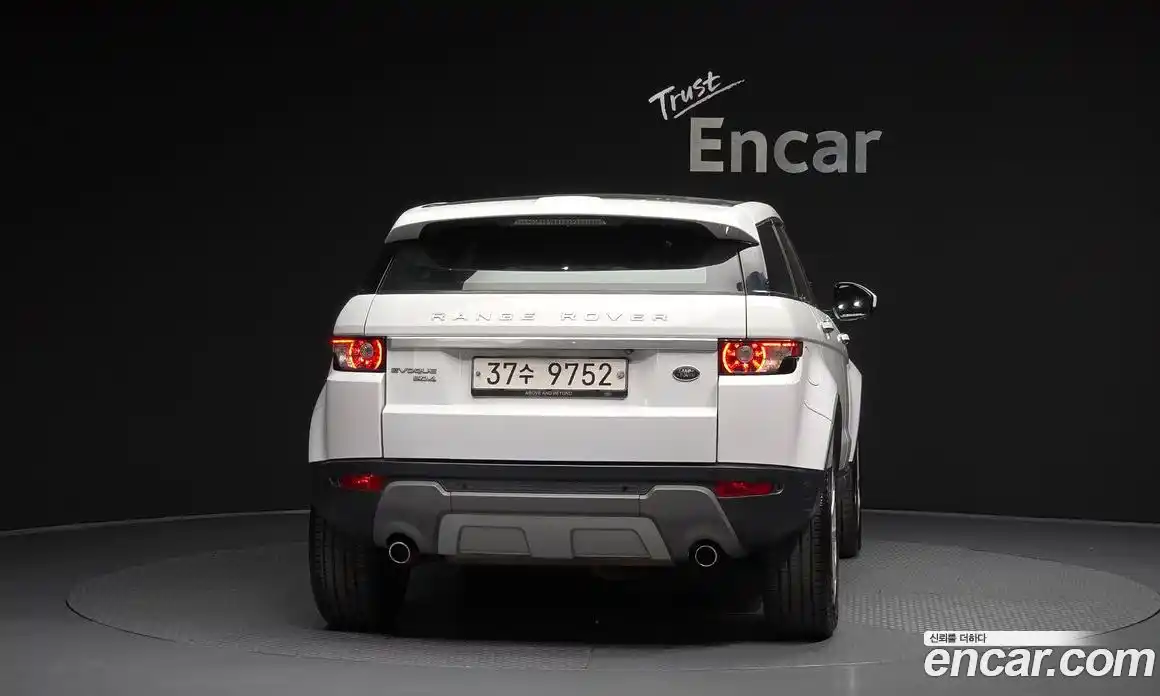 Land Rover Range-Rover Evoque 2015 2.2 гидро в Москве № 1837392, фото 4