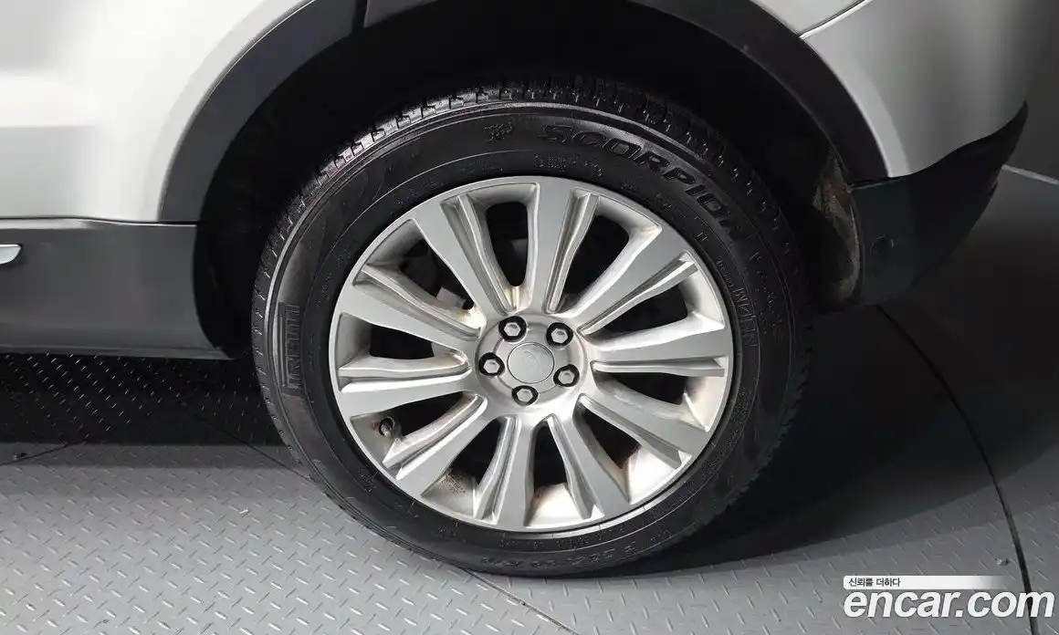 Land Rover Range-Rover Evoque 2015 2.2 гидро в Москве № 1837392, фото 5