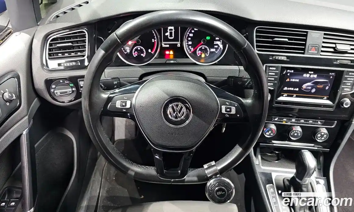 Volkswagen Golf 2013 1.6 гидро в Москве № 1838207, фото 13