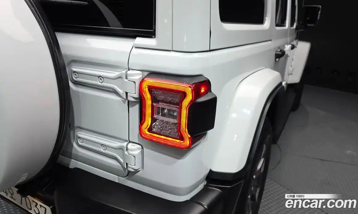 Jeep Wrangler 2021 2.0 гидро в Москве № 1838348, фото 9