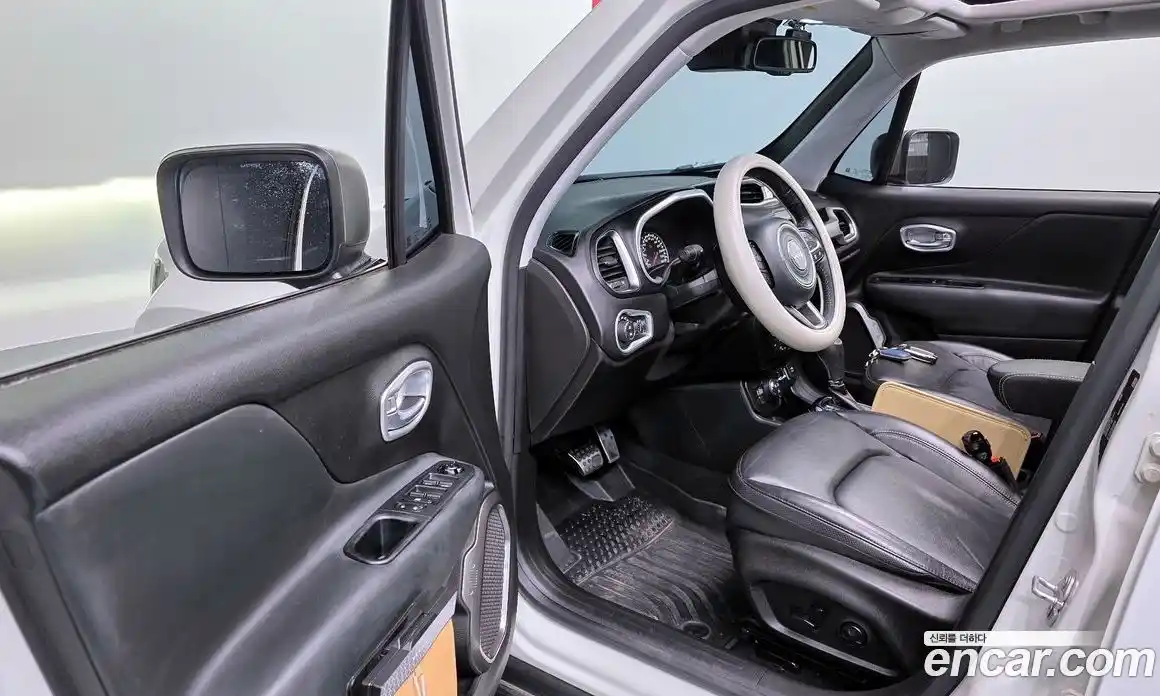 Jeep Renegade 2019 2.0 гидро в Москве № 1838350, фото 13