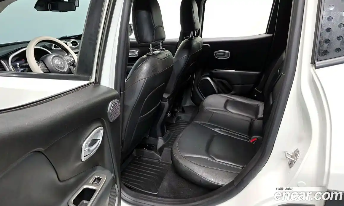 Jeep Renegade 2019 2.0 гидро в Москве № 1838350, фото 18