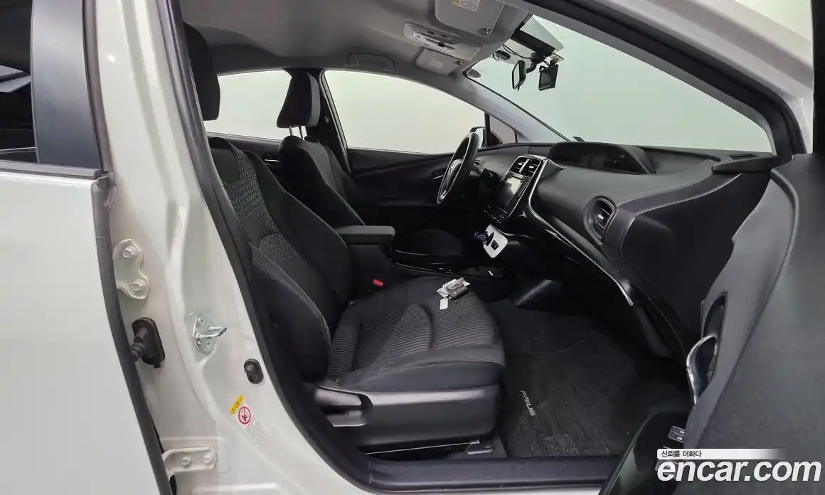 Toyota Prius 2017 1.8 гидро в Москве № 1838514, фото 13