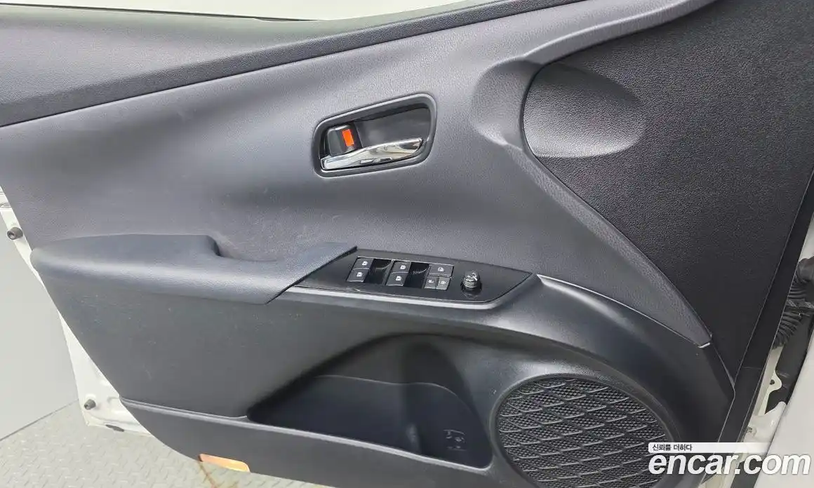 Toyota Prius 2017 1.8 гидро в Москве № 1838514, фото 14