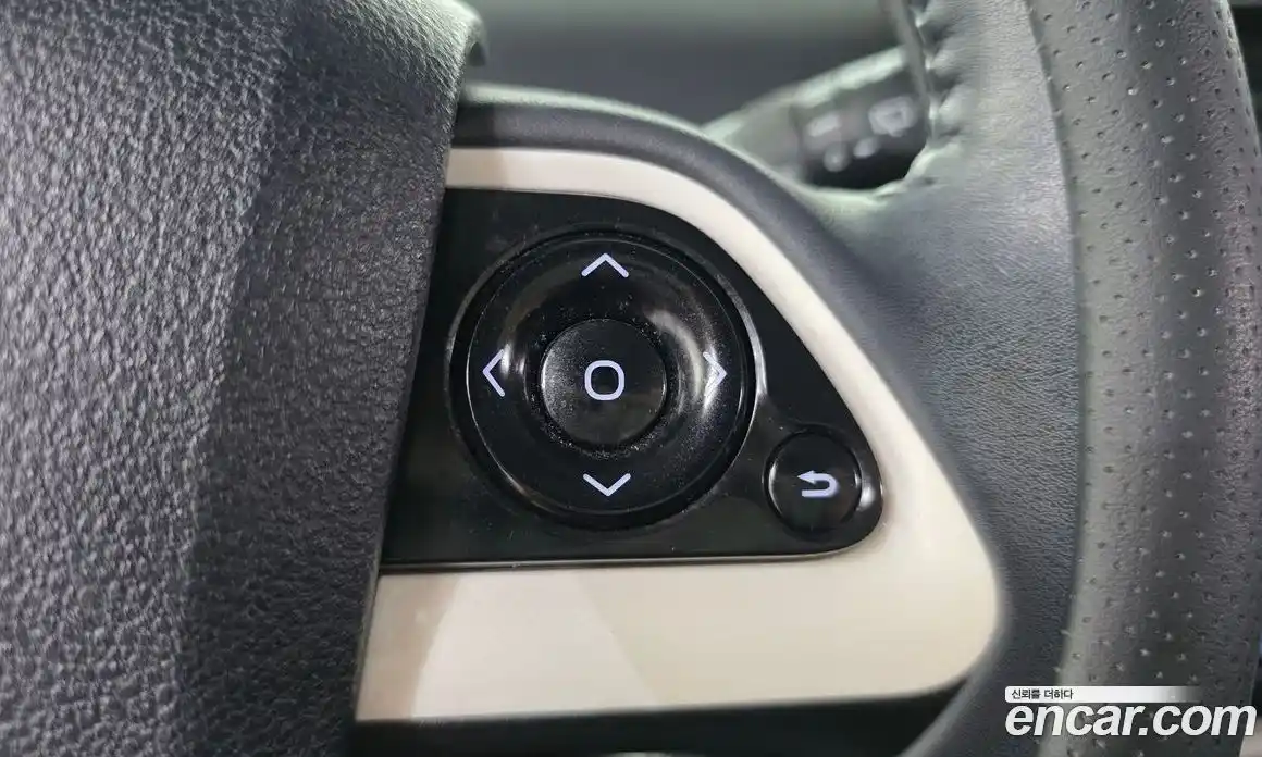 Toyota Prius 2017 1.8 гидро в Москве № 1838514, фото 28