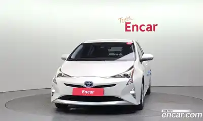 Toyota Prius 2017 1.8 гидро в Москве № 1838514, миниатюра 3