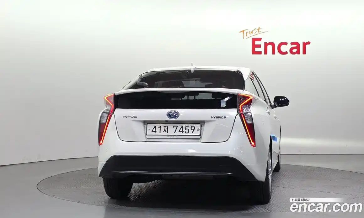 Toyota Prius 2017 1.8 гидро в Москве № 1838514, фото 4