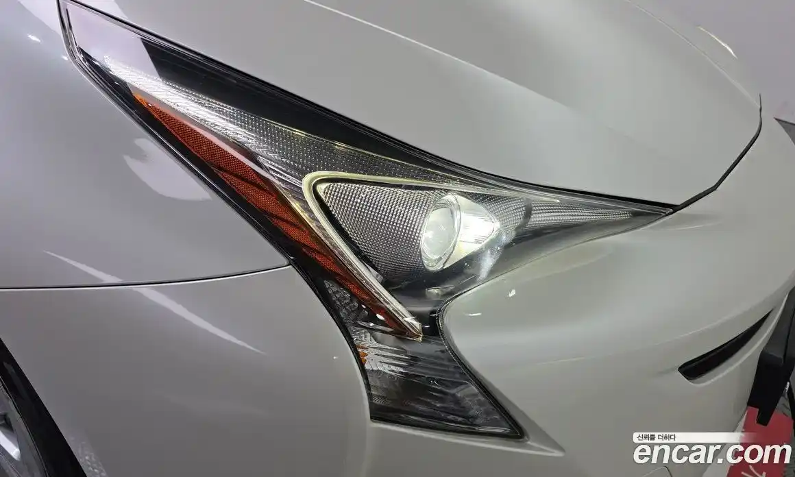 Toyota Prius 2017 1.8 гидро в Москве № 1838514, фото 8