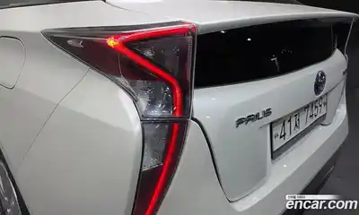 Toyota Prius 2017 1.8 гидро в Москве № 1838514, миниатюра 9