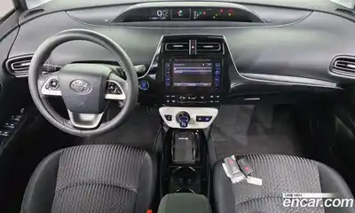 Toyota Prius 2017 1.8 гидро в Москве № 1838514, миниатюра 10