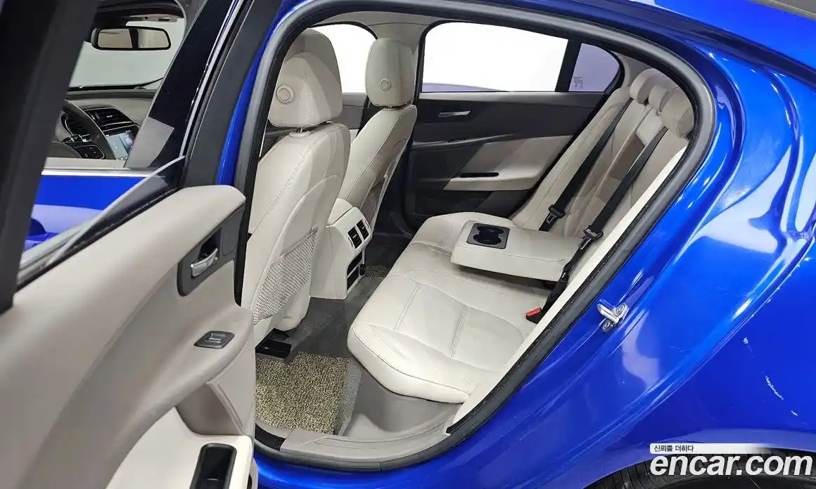 Jaguar XE 2017 2.0 гидро в Москве № 311263, фото 11